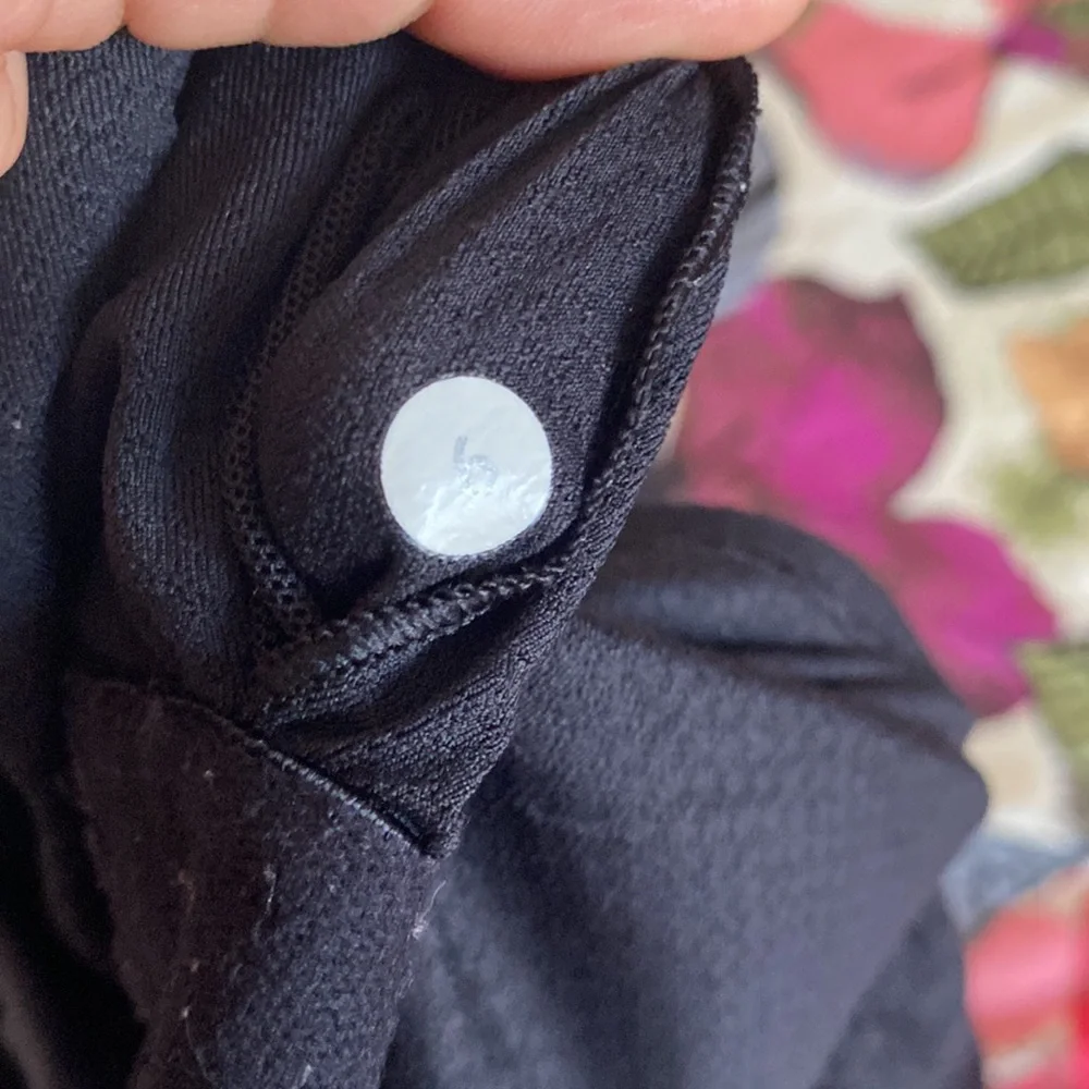 Lululemon Aria Tank - Picture 8 of 9